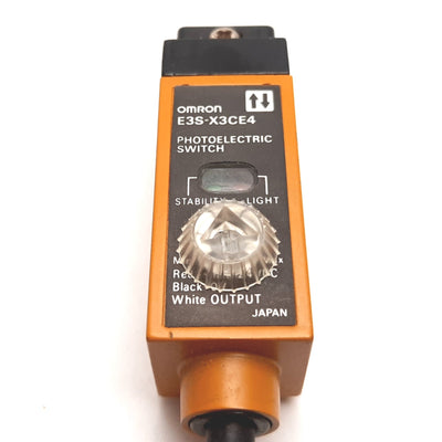 Used Omron E3S-X3CE4 Photoelectric Sensor, Supply: 12-24VDC, Output: NPN 80mA