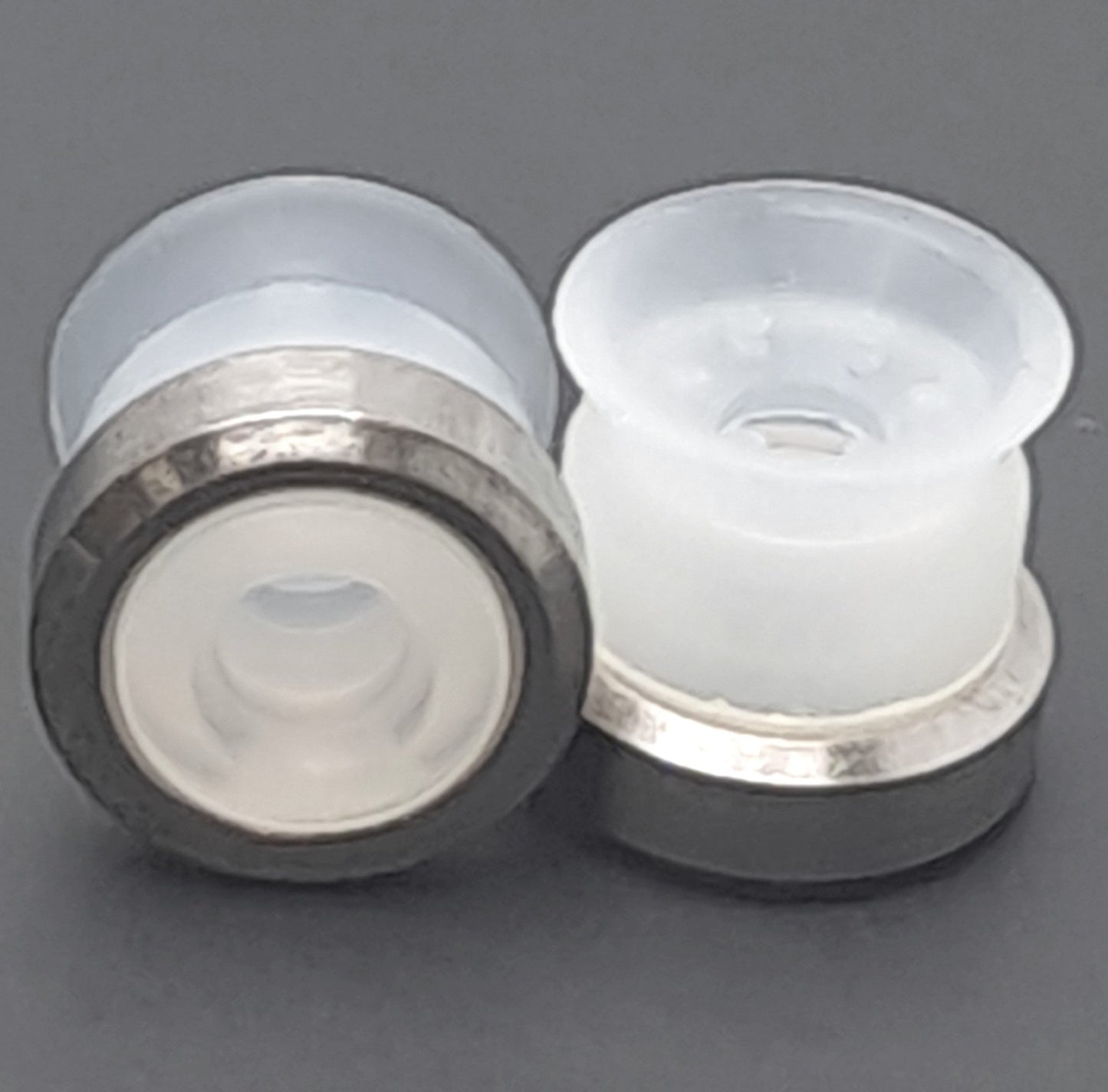 New Lot of 10 SMC ZP10CS Silicon Vacuum Pad, 10mm Dia., Flat with Ribs, Lock Ring