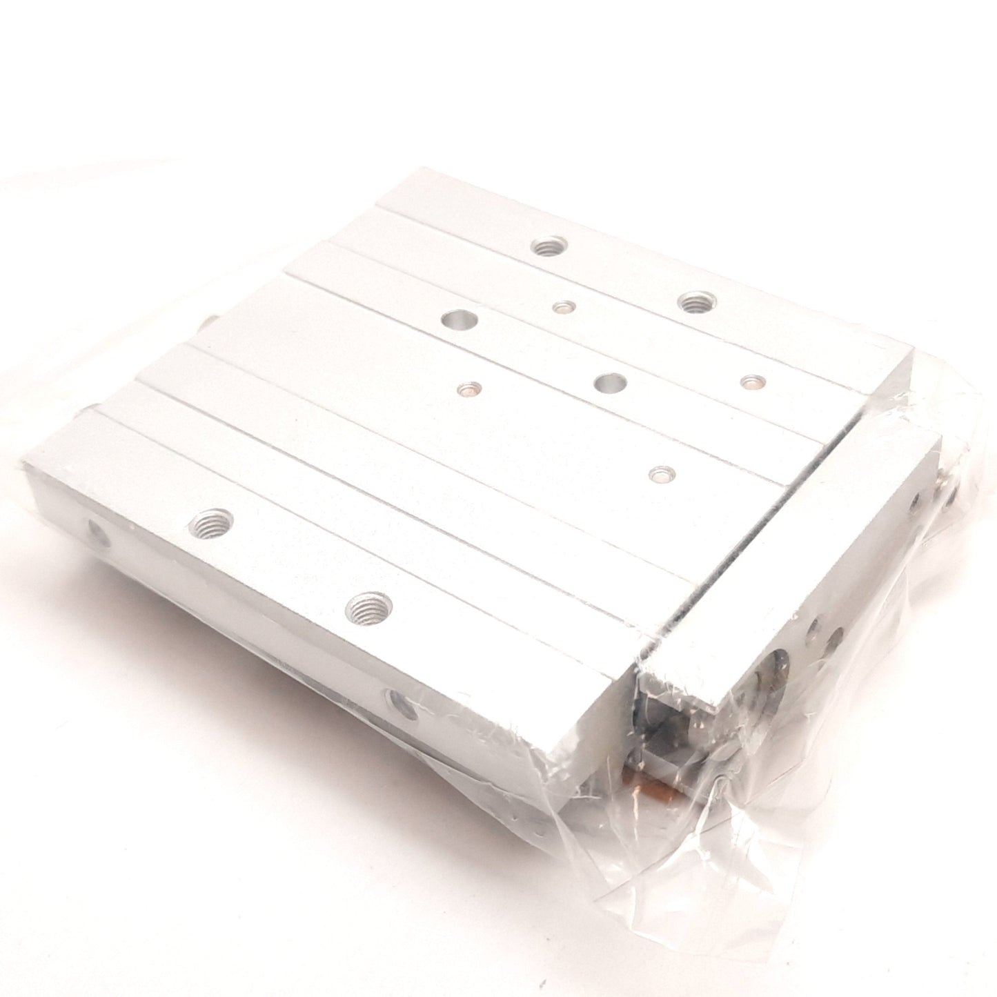 New SMC MXF16-30 Pneumatic Slide Table, Bore: 16mm, Stroke: 30mm, 0.15-0.7MPa M5x0.8