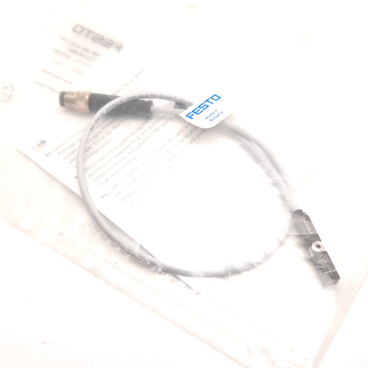 New Festo SMT-8M-A-PS-24V-E-0.3-N-M8D Cylinder Position Sensor, 5-30VDC, PNP, 3-Pin