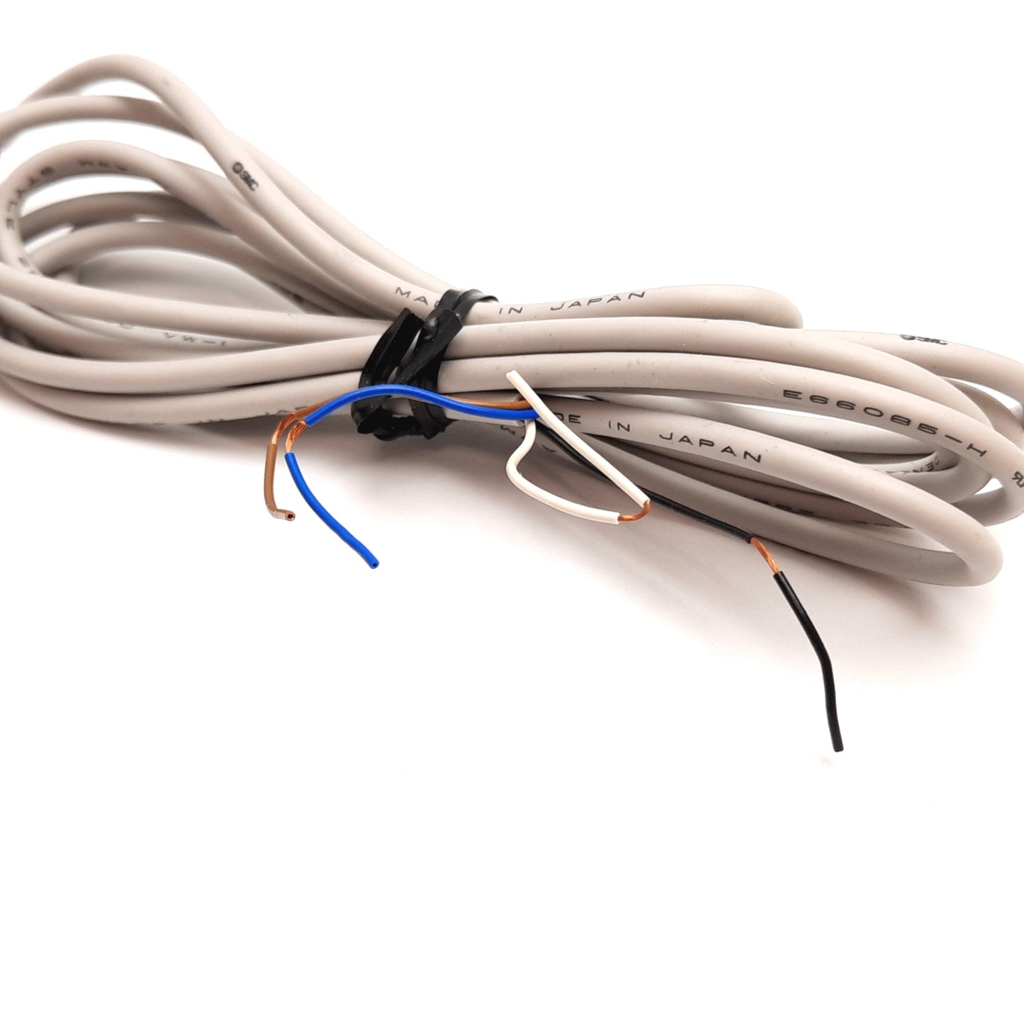 New SMC PFM711-N02-F Digital Flow Switch, 2-100L/min, 0.75MPa, 24VDC, 1/4" NPT