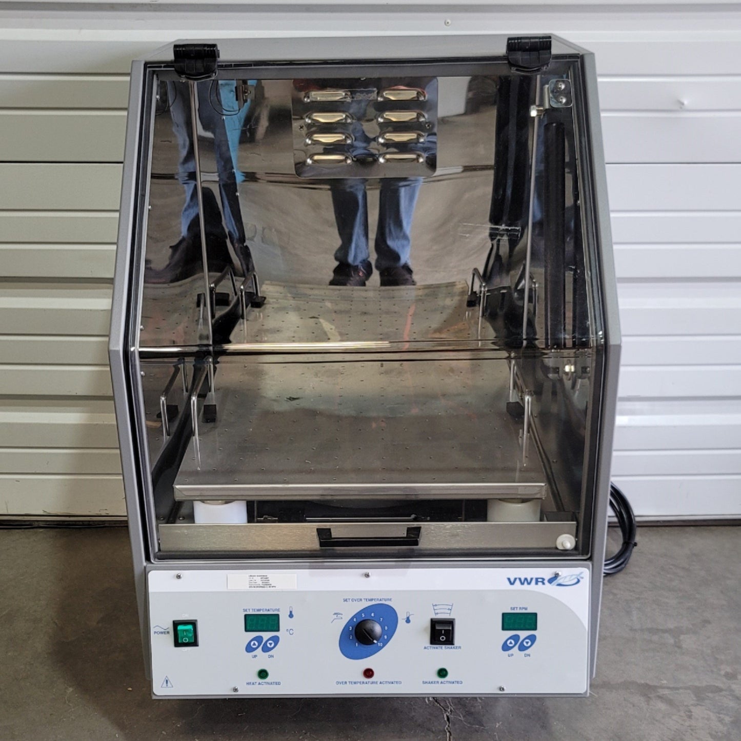 Used VWR Shel Lab Model 1570 Signature Benchtop Shaking Incubator 120VAC 60°C 3.3CuFt