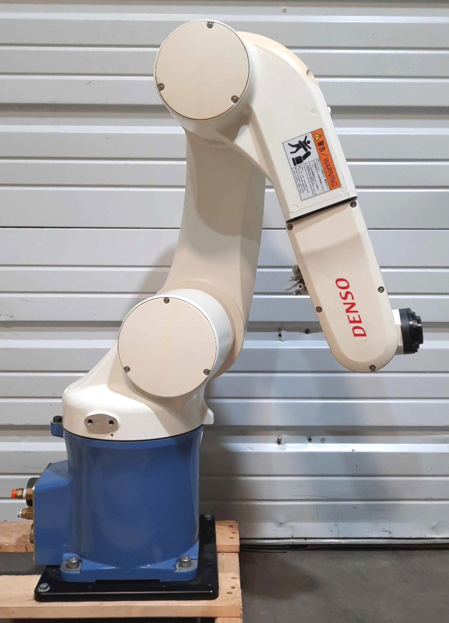 Used DENSO VS-6577E & RC5 Six Axis Robot System 7kg Load 770mm Reach 7600mm/s 230VAC
