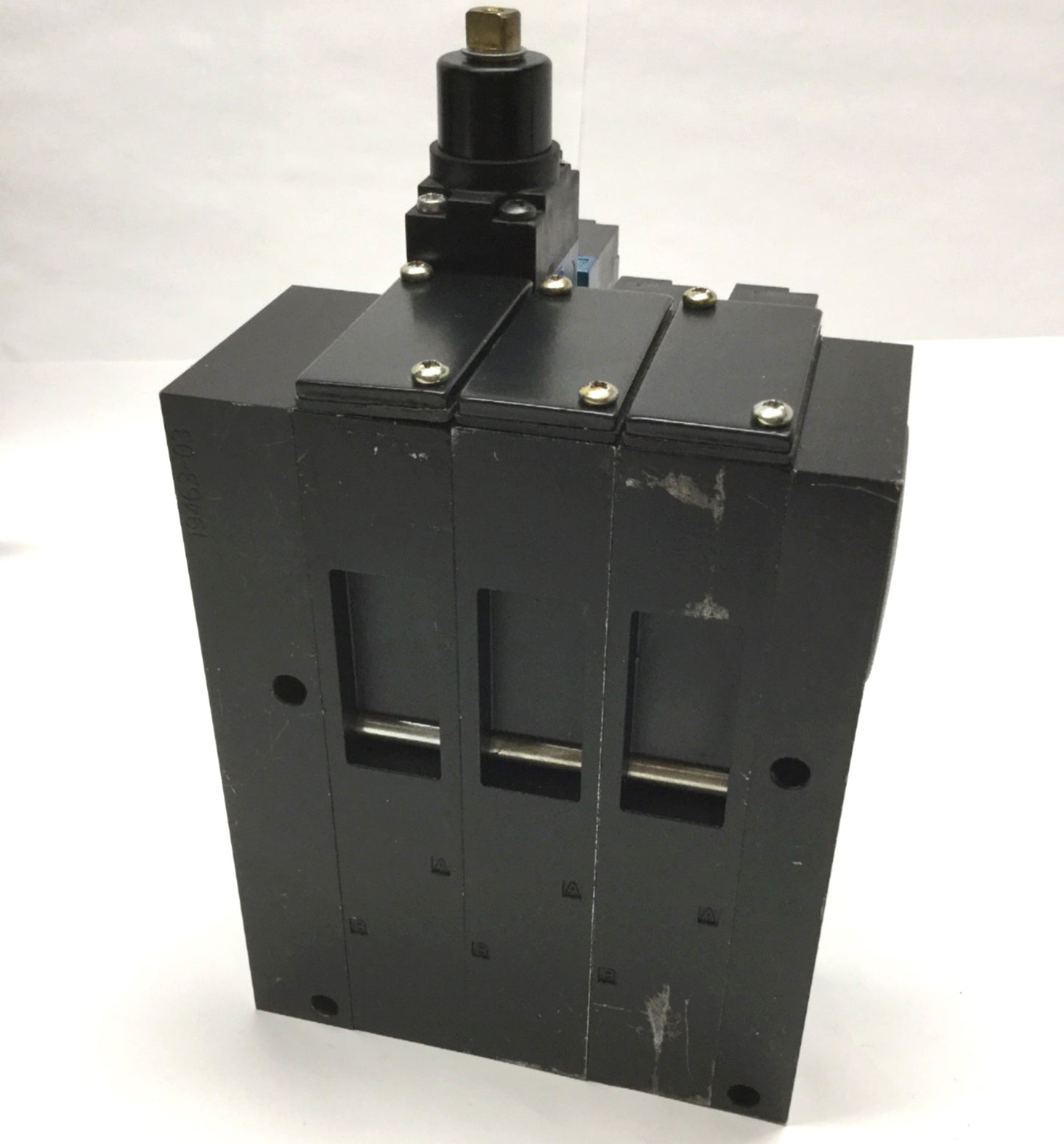 Used Manifold of 3x MAC 92B Series Solenoid Pilot Valves 5-Port 120VAC, 3/8" NPT