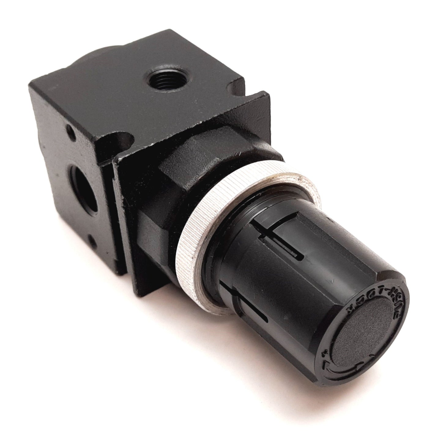 New – Open box Watts R35-02A Pneumatic Regulator, Inlet: 300psi Max, Out: 0-25psi, 1/4" NPT