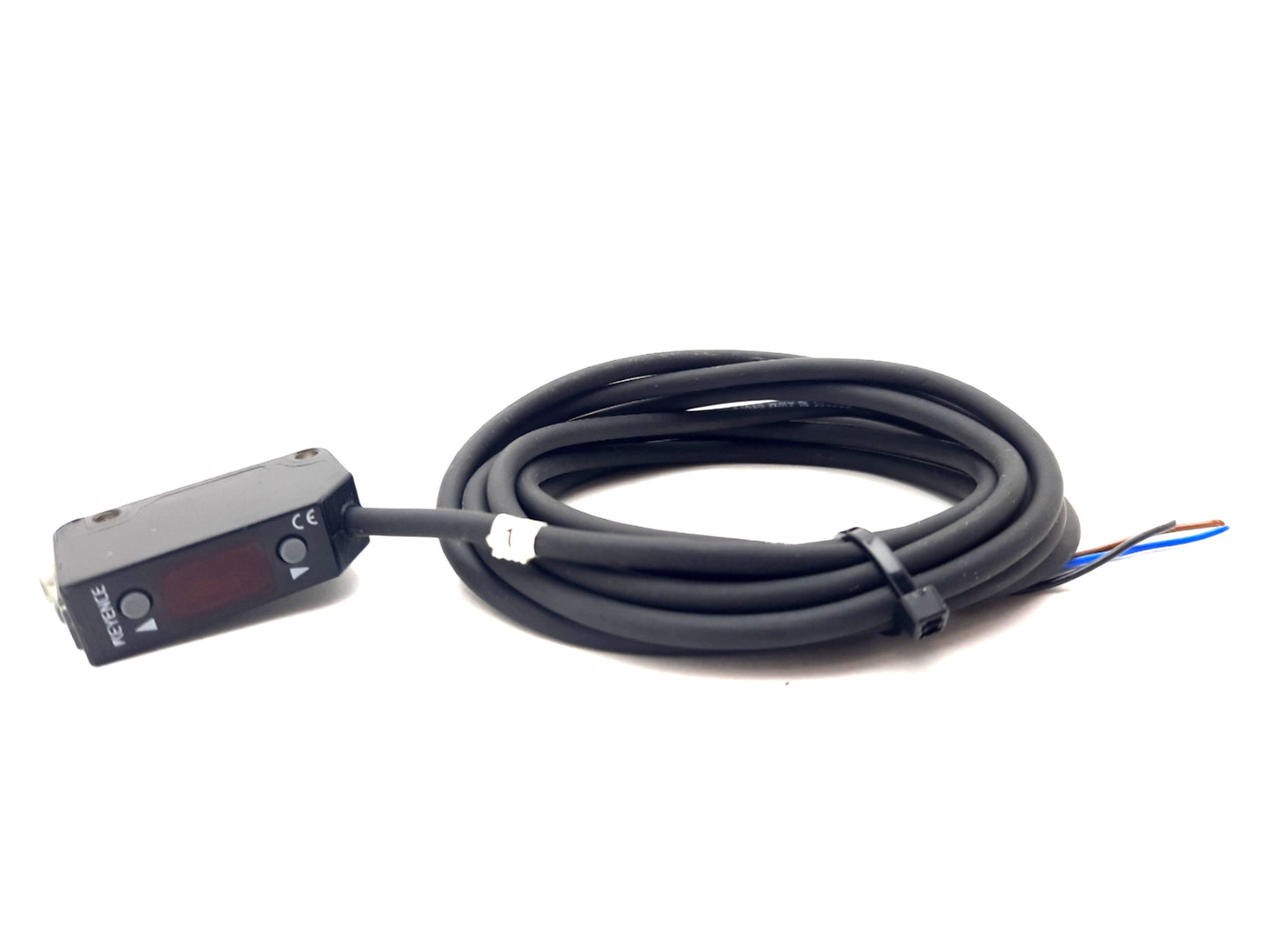 New Keyence PZ-V31P Photoelectric Reflective Sensor 12-24VDC 3-Digit LED 5-300mm