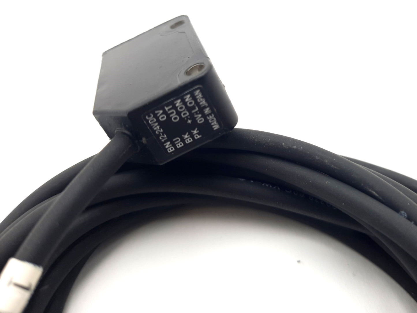 New Keyence PZ-V31P Photoelectric Reflective Sensor 12-24VDC 3-Digit LED 5-300mm