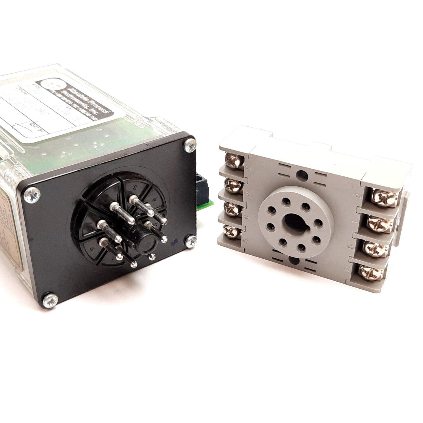 Used API 4000 G Temperature Isolator & Transmitter, TC/RTD to ñ10VDC or 0-20mA 230VAC