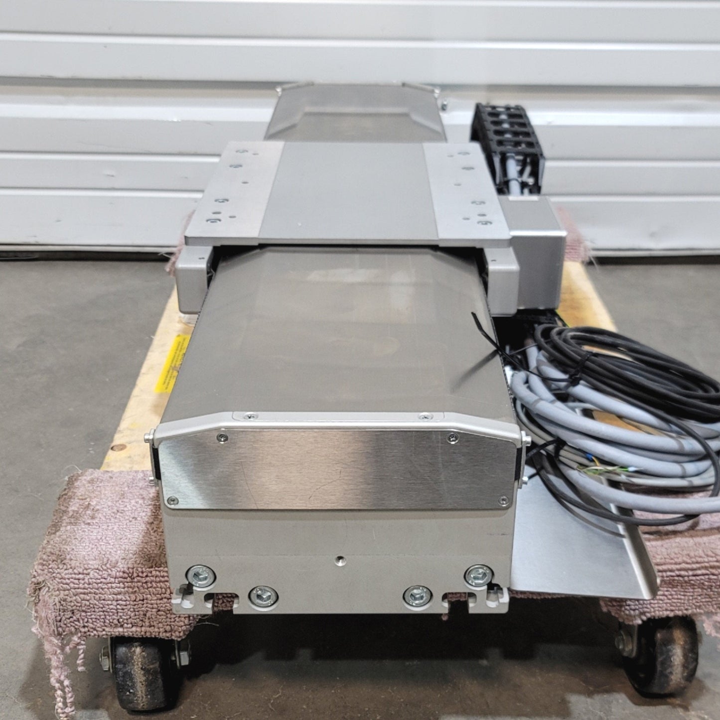 New Other Ruch Servomotor LSMA-T-32 Linear Actuator Stroke: 540mm Table: 300mm x 255mm