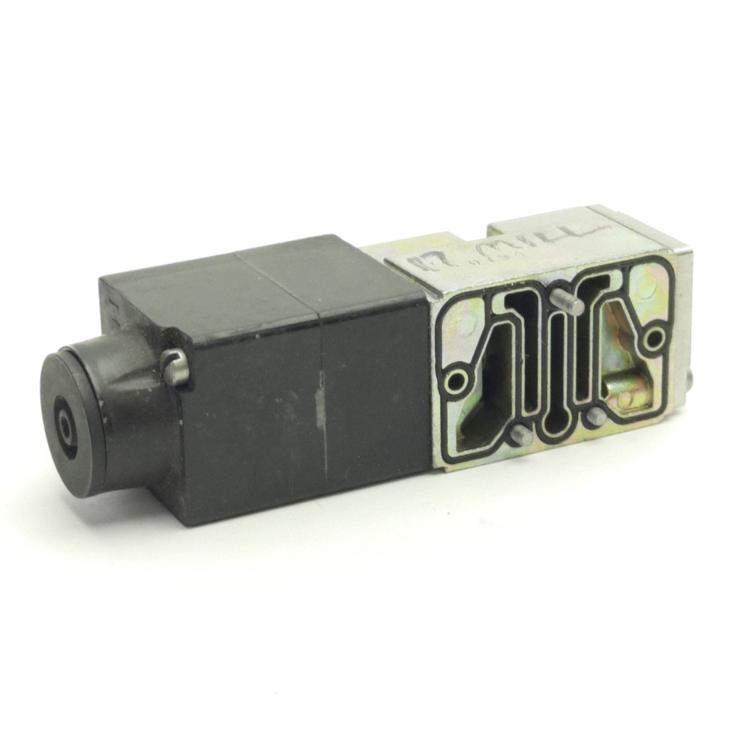 Used Numatics 030SA4464 Solenoid Valve 150 PSIG Max, DIN Connector, 24v DC Coil