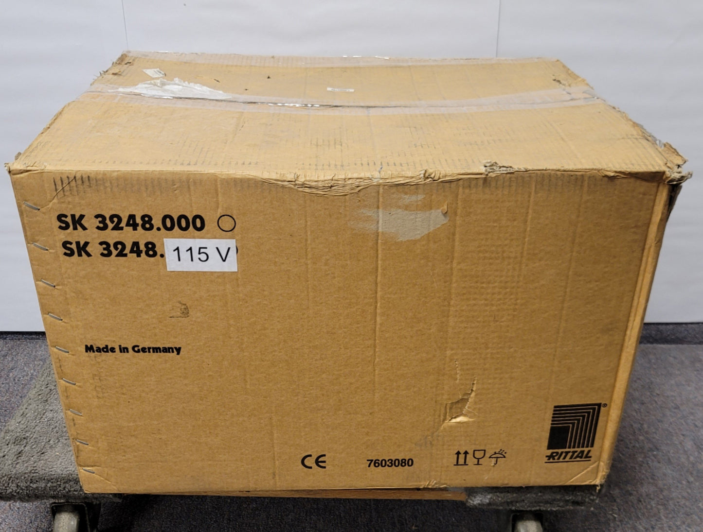 New – Open box Rittal SK 3248.115 Air To Air Roof Mount Heat Exchanger 115VAC, 200W, 60W/K