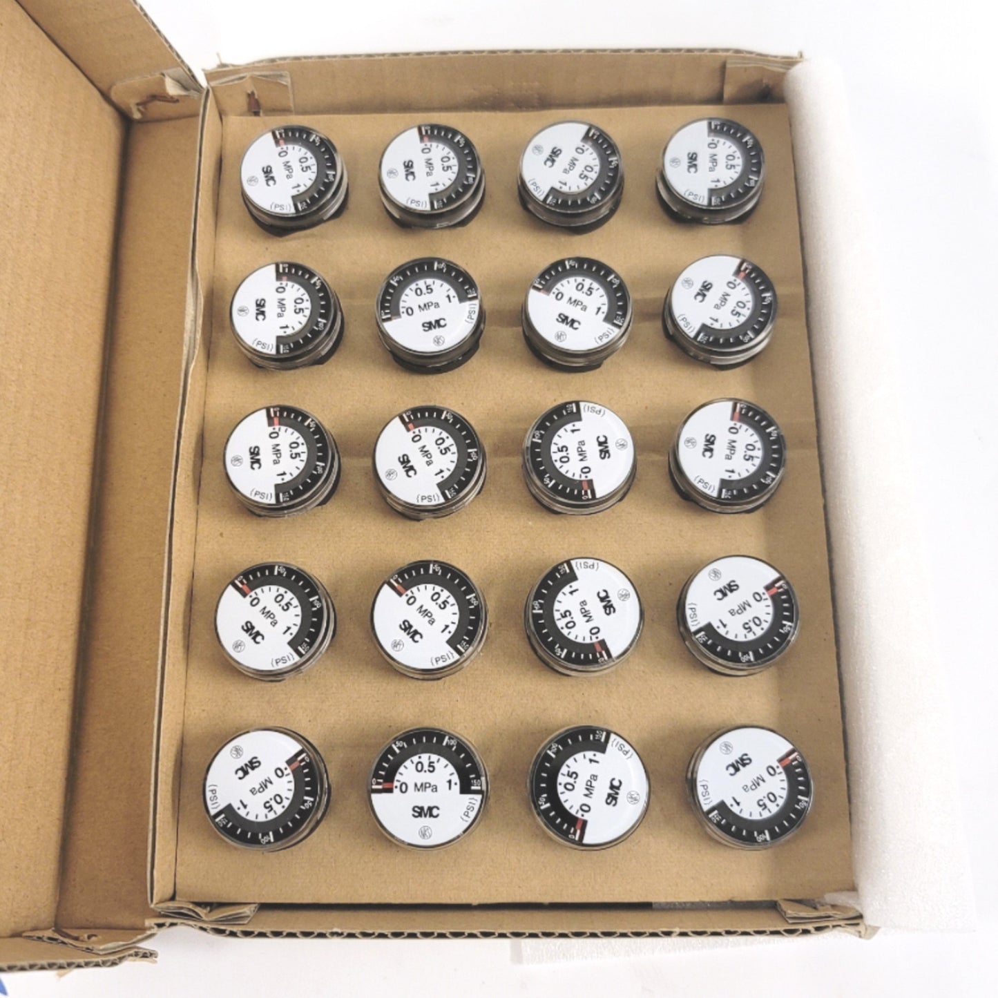 New Box Of 20 SMC G27-P10-M5-X212 General Purpose Pressure Gauges M5 0-1MPa 0-150PSI