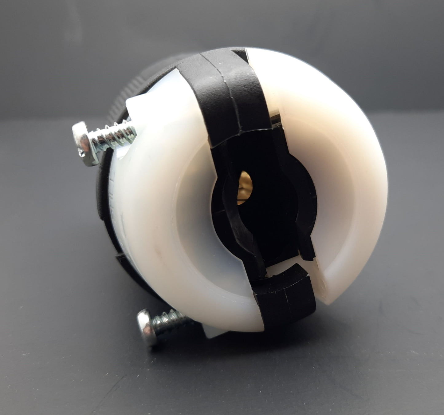 New Hubbell HBL2813 Female Twist-Lock Receptacle, Rating: 30A 120/208VAC 3-Phase