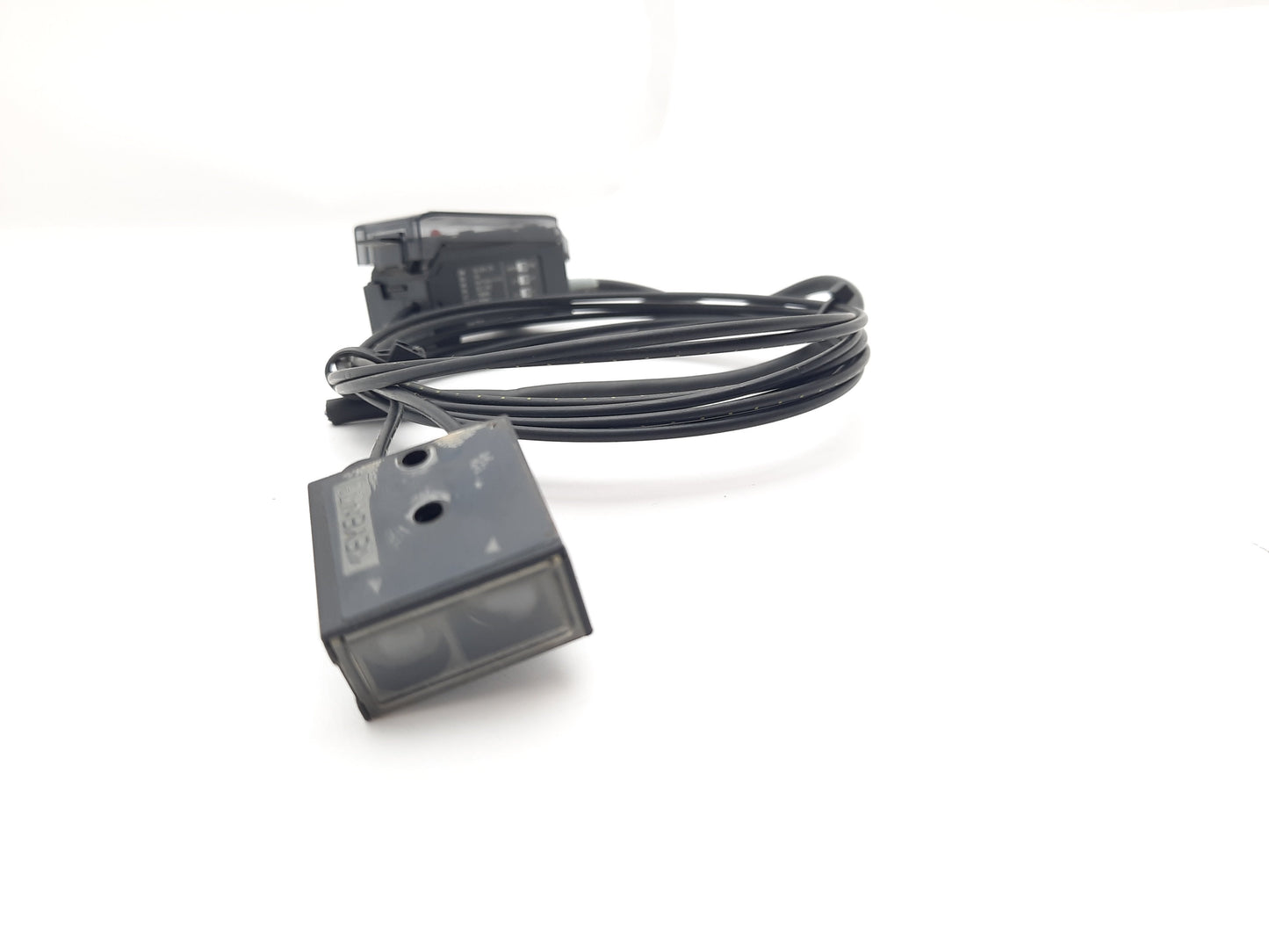 Used Keyence CZ-K1P Fiber Optic Sensor PNP Voltage: 12-24VDC Current: 75mA, 330æs/1ms