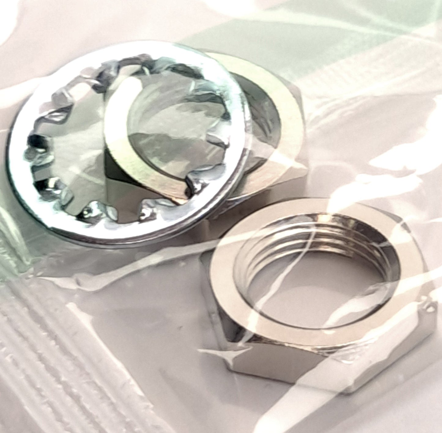 New Omron E2E-X3D1-M1GJ-T 0.3m Proximity Sensor, 12-24V Supply, NPN-NO 2-Wire Output