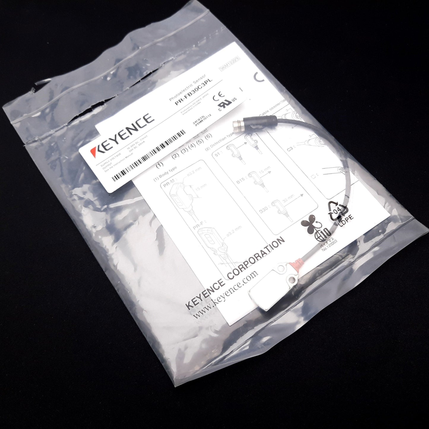 New Keyence PR-FB30C3PL Photoelectric Sensor, Flat Reflective, 30mm, 30VDC, 3-Pin M8