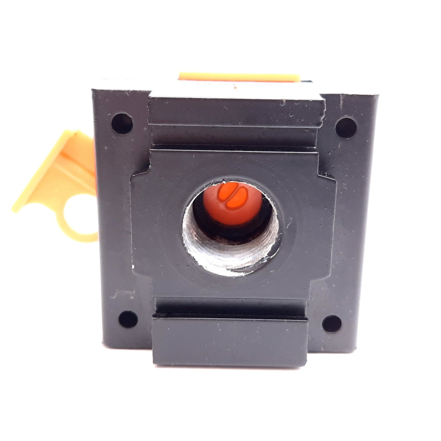 Used Wilkerson V18-04-0000 Lockout Valve, Pressure: 150psi Max, Ports: 1/2" NPT