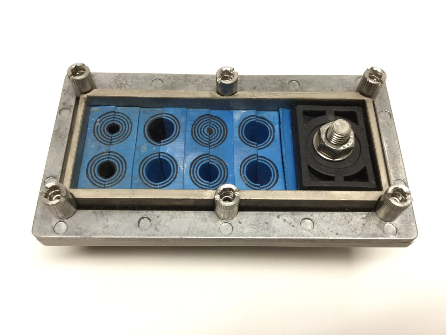 Used Roxtec CF 8 Cable Wire Entry Enclosure Cabinet Seal Frame, 8-Gland, 75x140x59mm