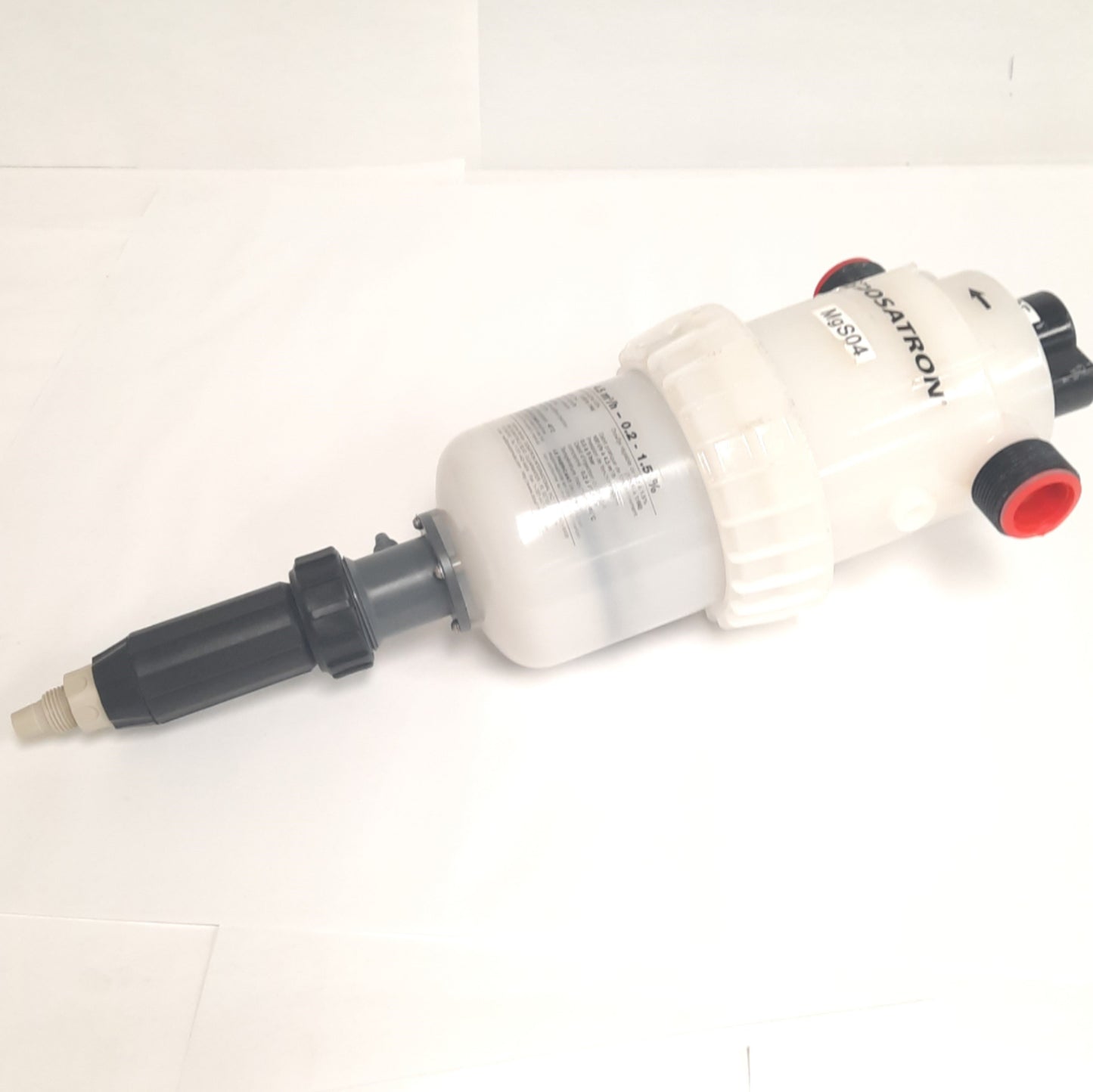 Used Dosatron D45RE15 PVDF Dosing Pump, .4-20GPM, 1:500-1:66, 7-70psi, 104°F