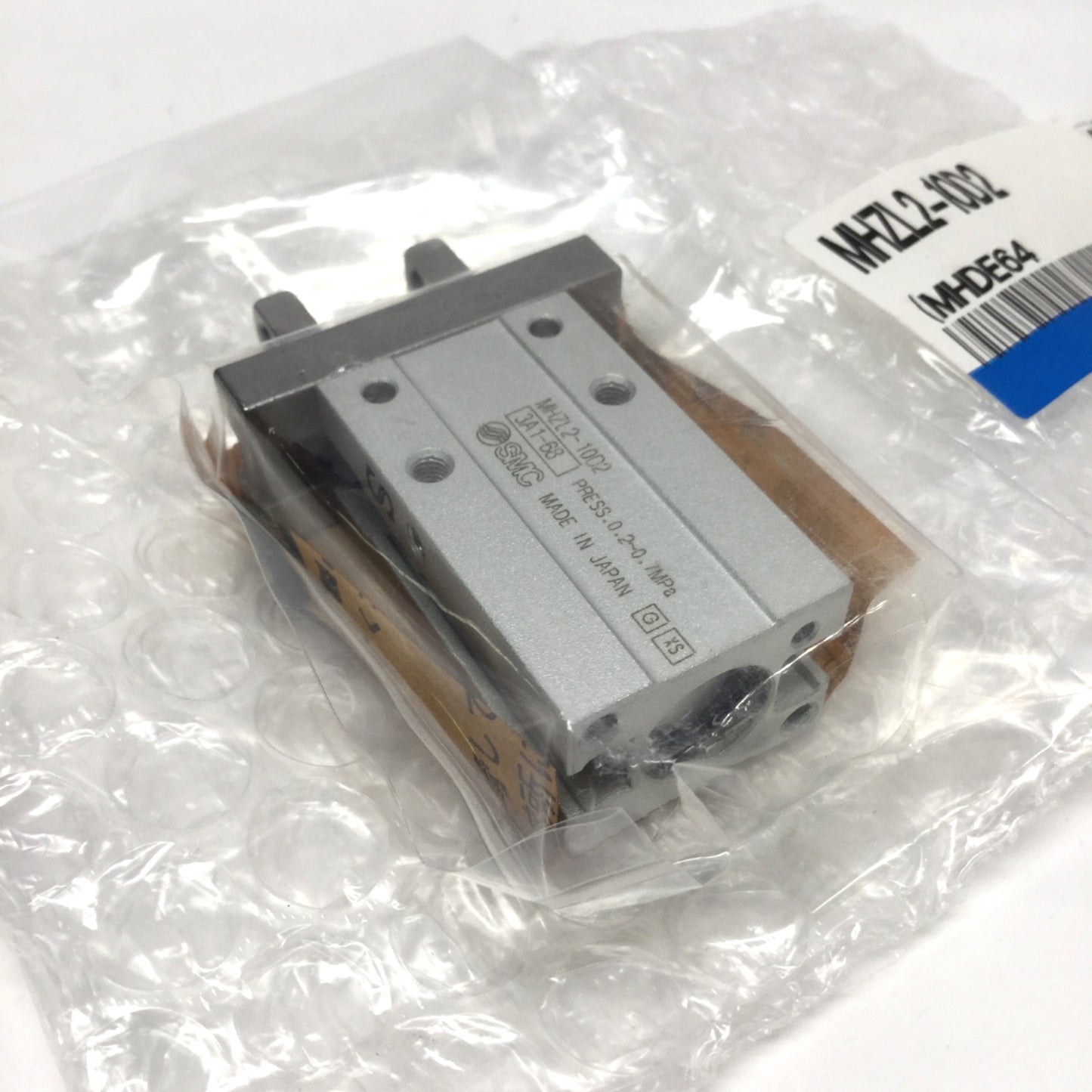 New SMC MHZL2-10D2 Parallel Jaw Air Gripper, 2-Finger, 10mm Bore, 8mm Stroke, M3