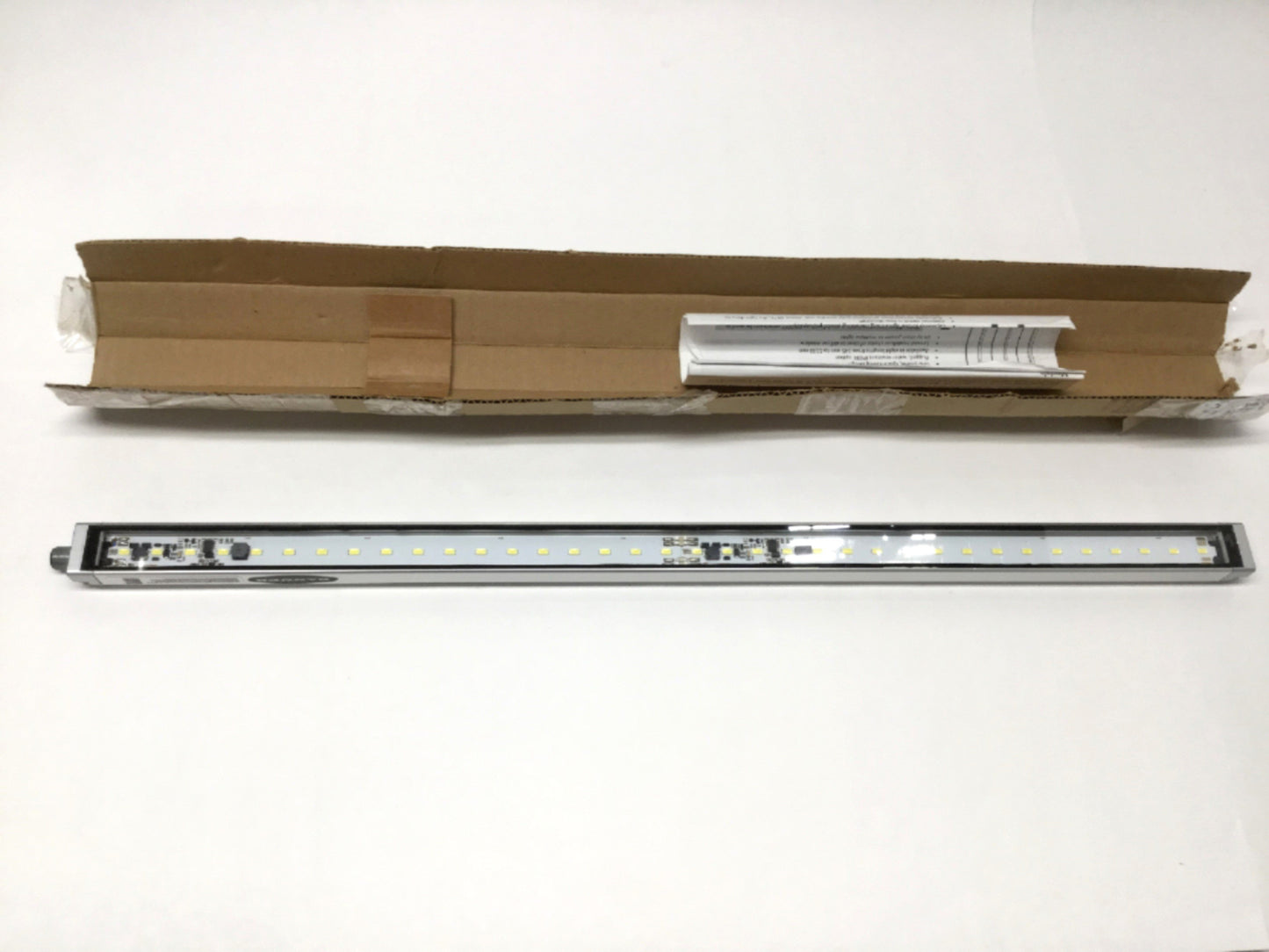 New – Open box Banner WLS28-2XW570SQ Luminaire LED Strip Work Light, White, 570mm, 12-30VDC