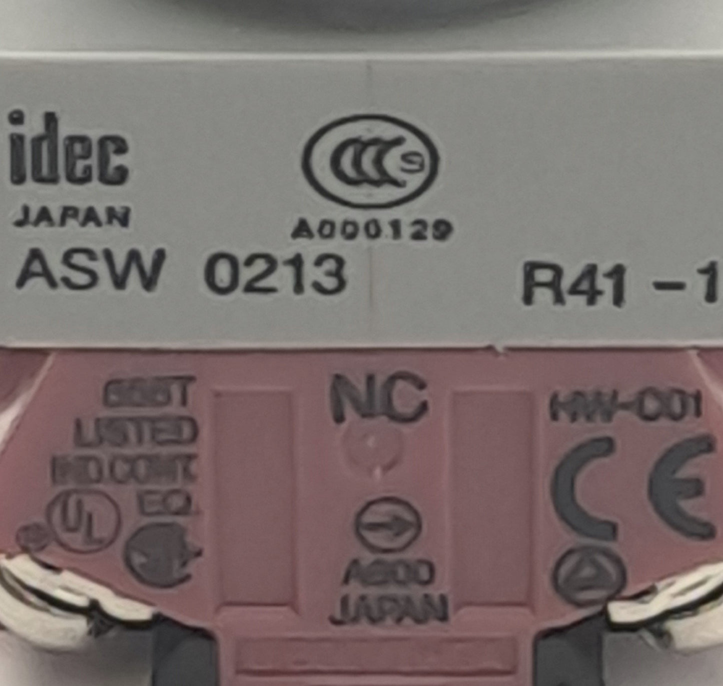 Used Idec ASW0213 Key Selector Switch w/ Contact Blocks, 1NC 1NO Contact, 600V, 10A