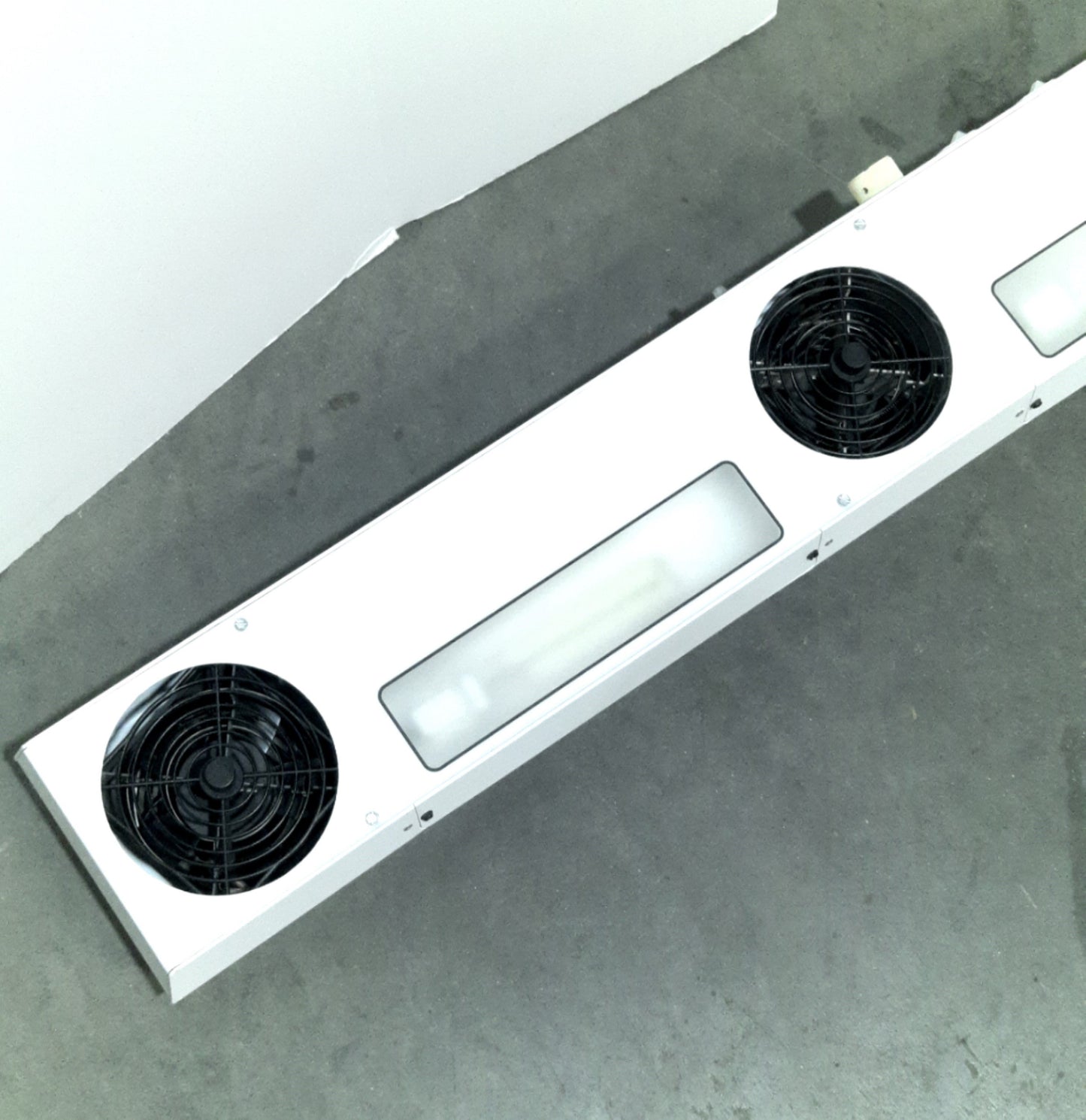 Used Simco 4005306 Aerostat Guardian Ionizing Air Fan 120V AC 2.5A, 200W Heater