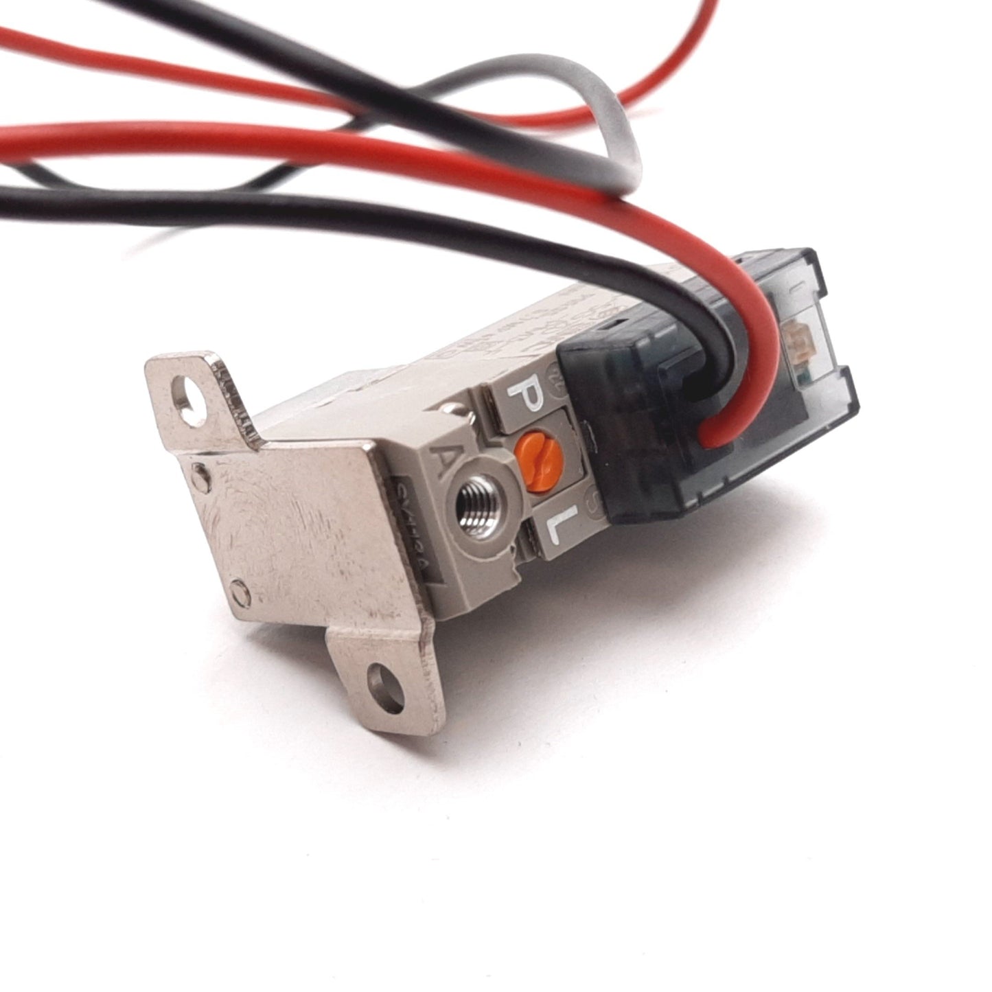 New SMC SY113A-5GZD-PM3-F Solenoid Valve, 2-Position 3-Port, 24VDC, 0.7MPa, M3x0.5
