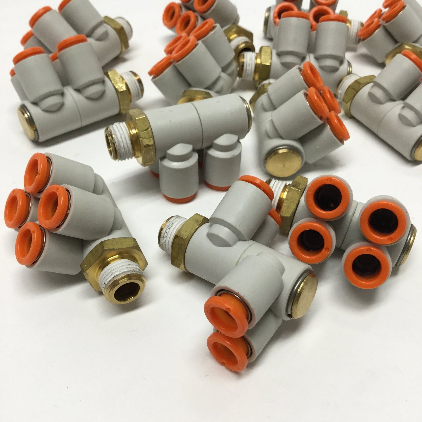 Used Lot of 13 SMC KQ2ZD07-34S Double Branch Universal Elbow Fittings Ø1/4" x 1/8 NPT