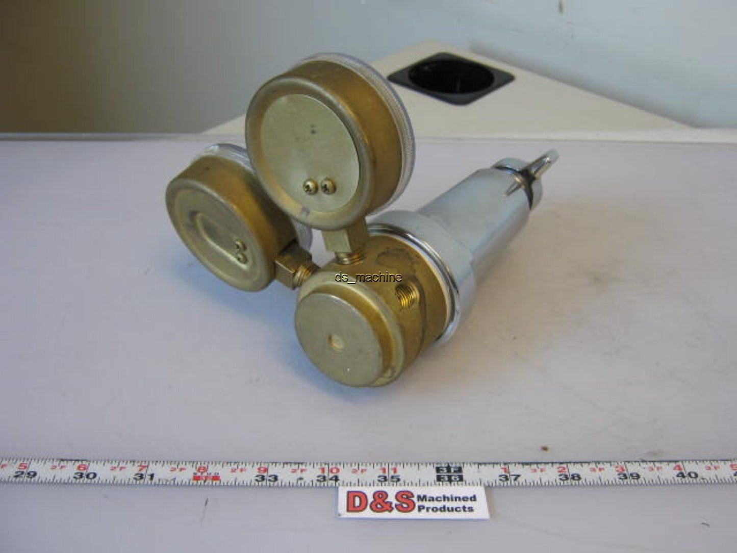 Used Trimline R-76 150-580 Inert Gas Regulator 0 to 500 PSIG