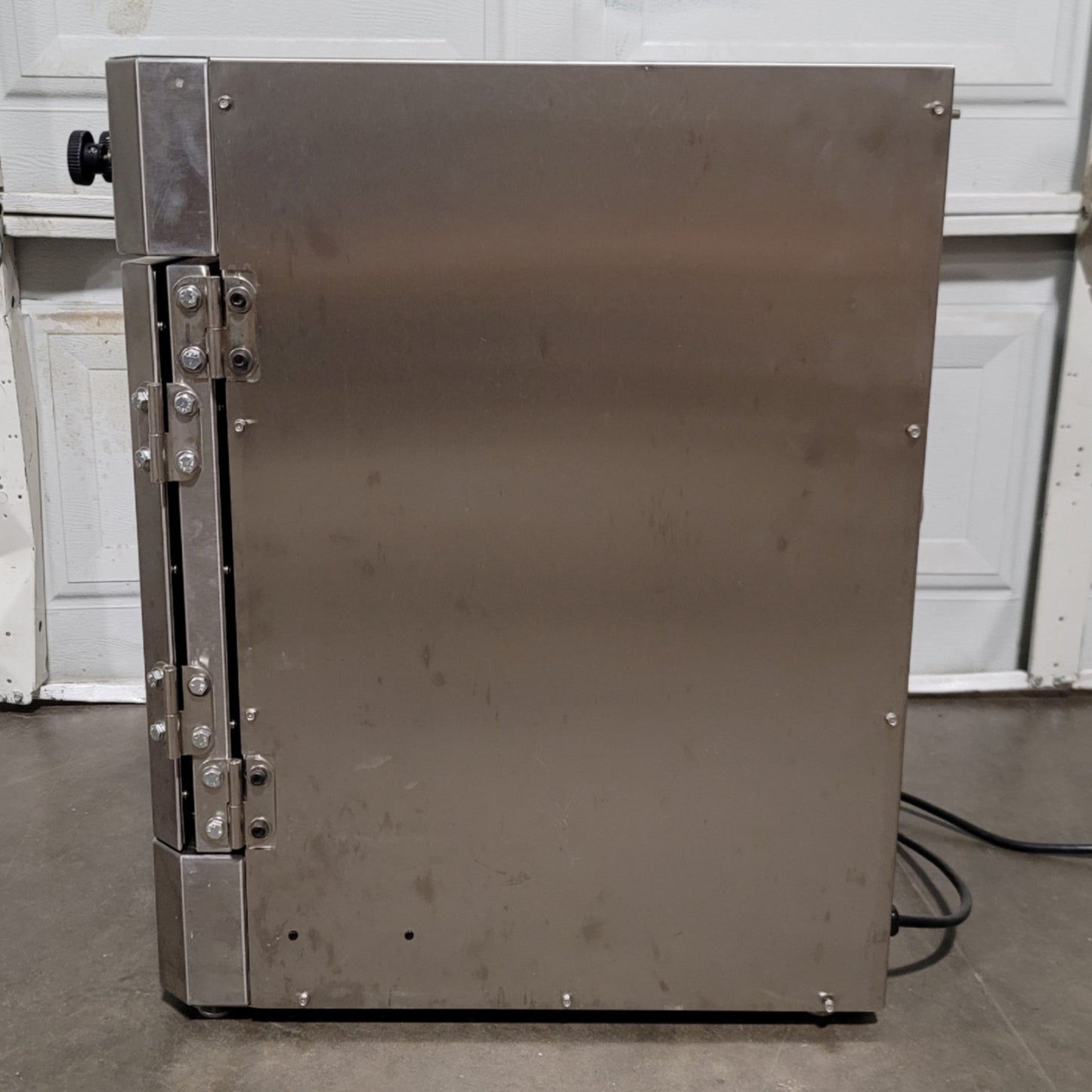 Used Blue M VO914SA Vacuum Oven 0.65CuFt, 9" x 9" x 14", 750W, 40-260°C ±1°C, 120VAC