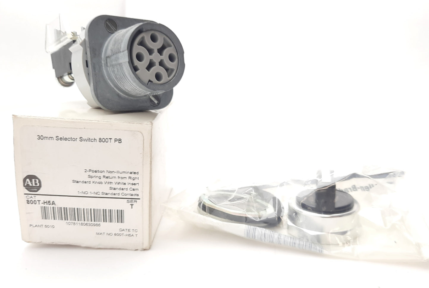 New Allen Bradley 800T-H5A Selector Switch 2-Position Rotary Knob, Spring Return