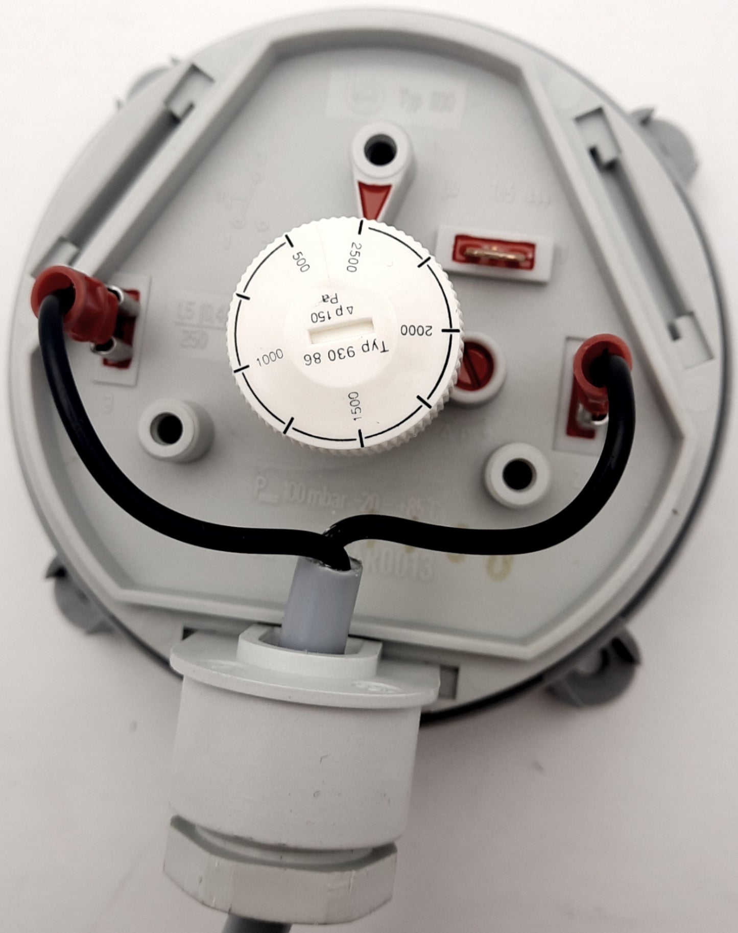 Used Beck 930.86 Differential Pressure Switch, 500-2500Pa Range, 150Pa Differential