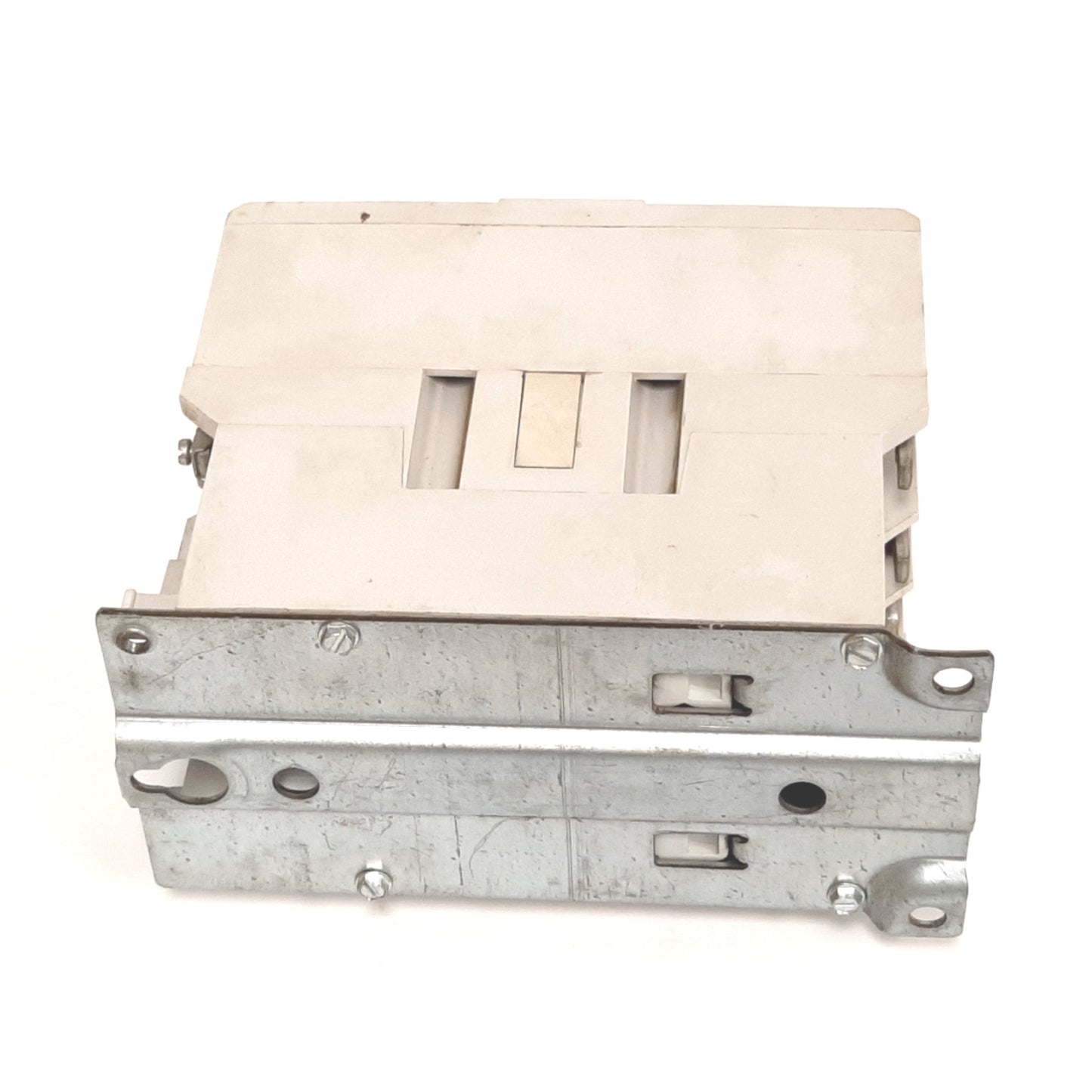 Used Cutler Hammer C25HNE3120 Contactor, 3-Pole, Coil: 220/240VAC, Rating: 120A 600V