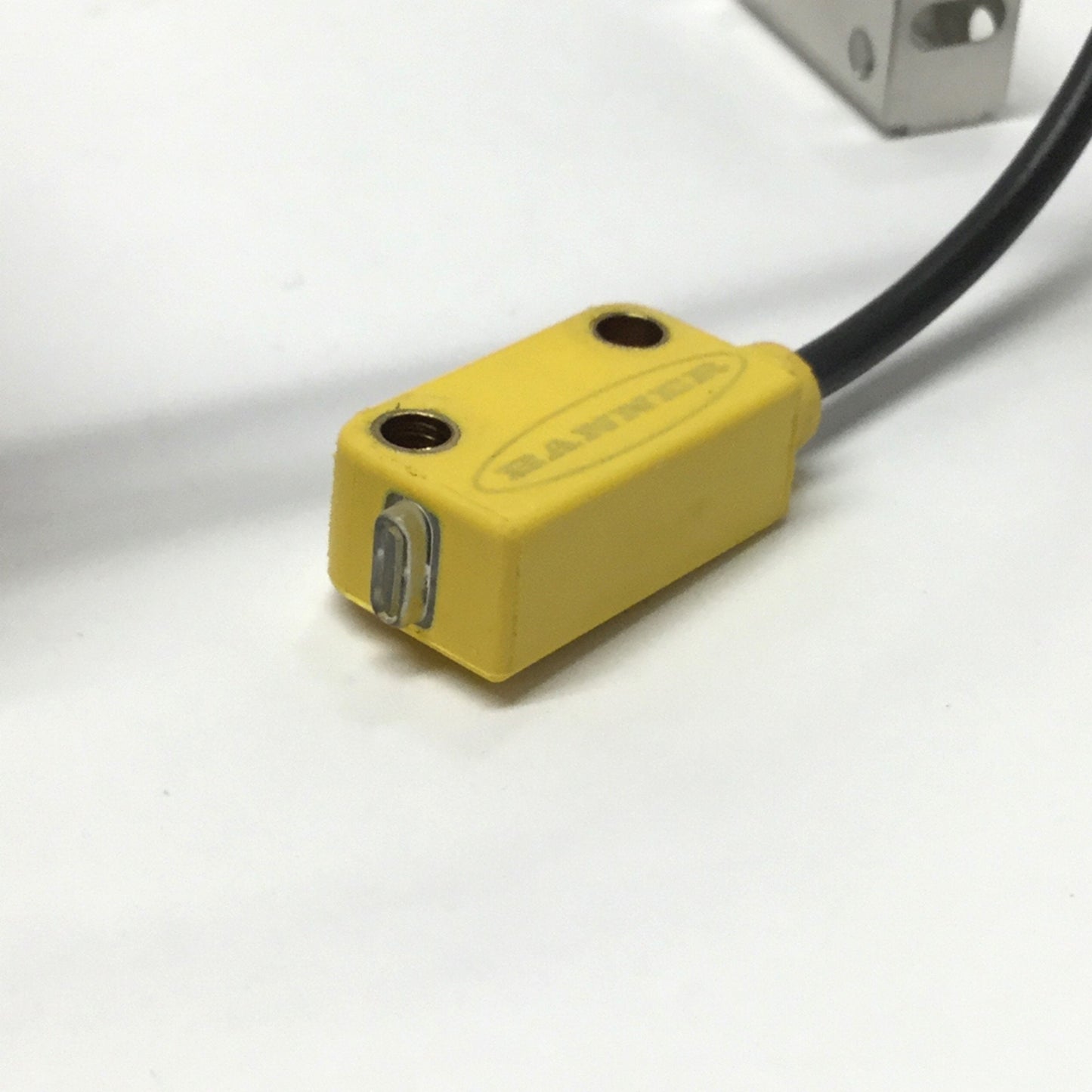 Used Banner Q126EQ3 Q12 Series Opposed Sensor Emitter, 2m Range, 10-30VDC, 3-Pin M8