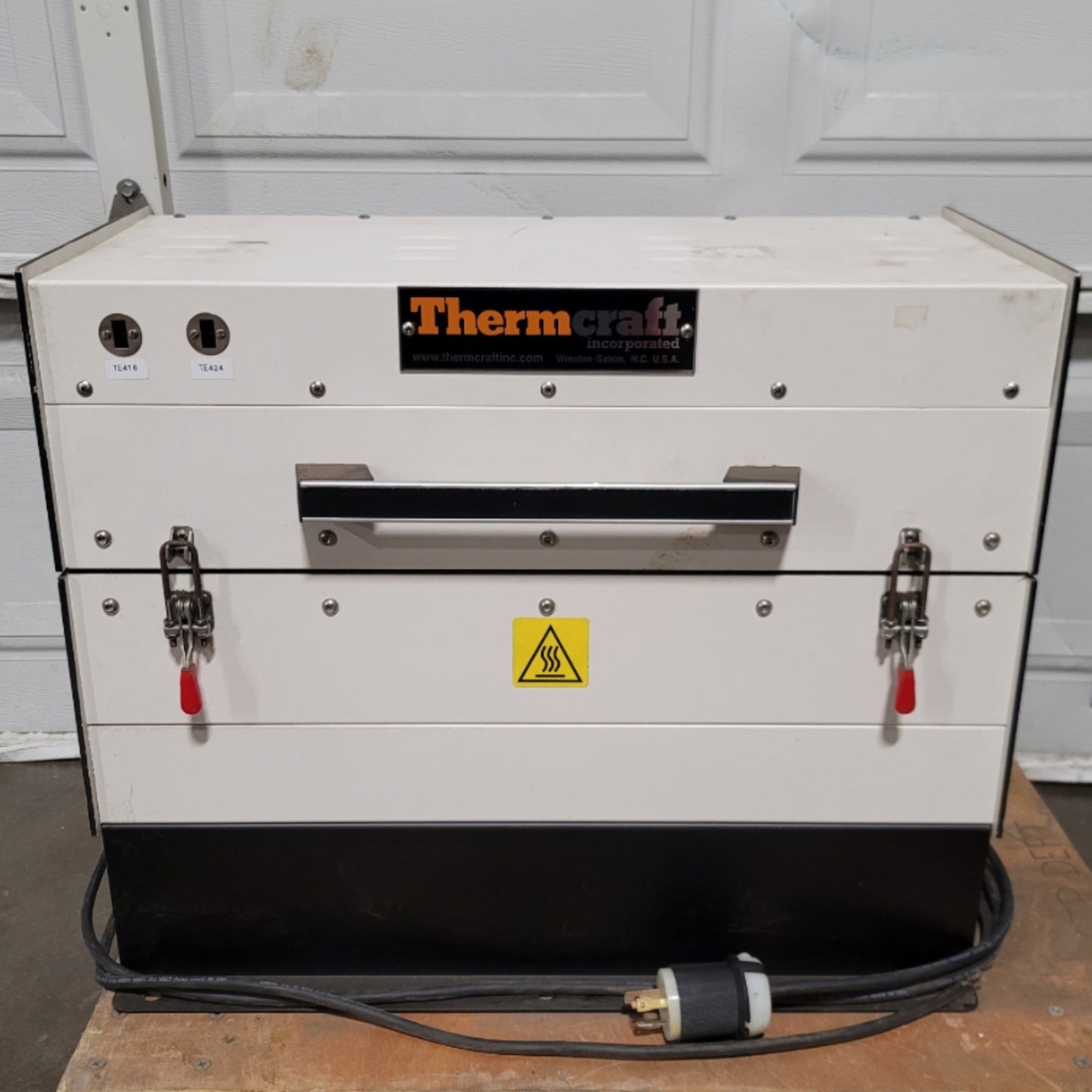 Used ThermaCraft TSP-0.75-0-18-1C-J7411/1A Split Tube Furnace 2204°F 120VAC 7.4A 855W