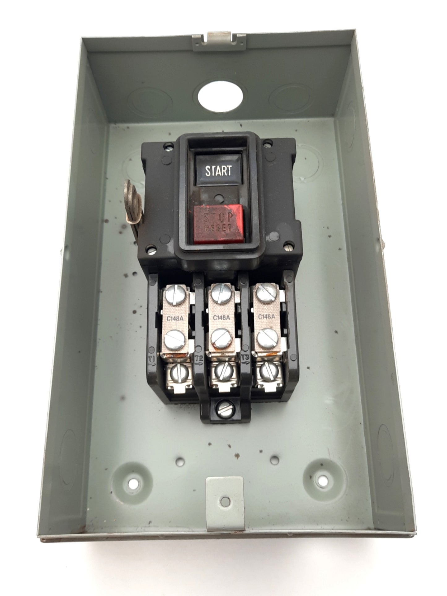 Used General Electric CR1062R2B Manual Starter with Enclosure, 3-Pole, Rating: 600VAC