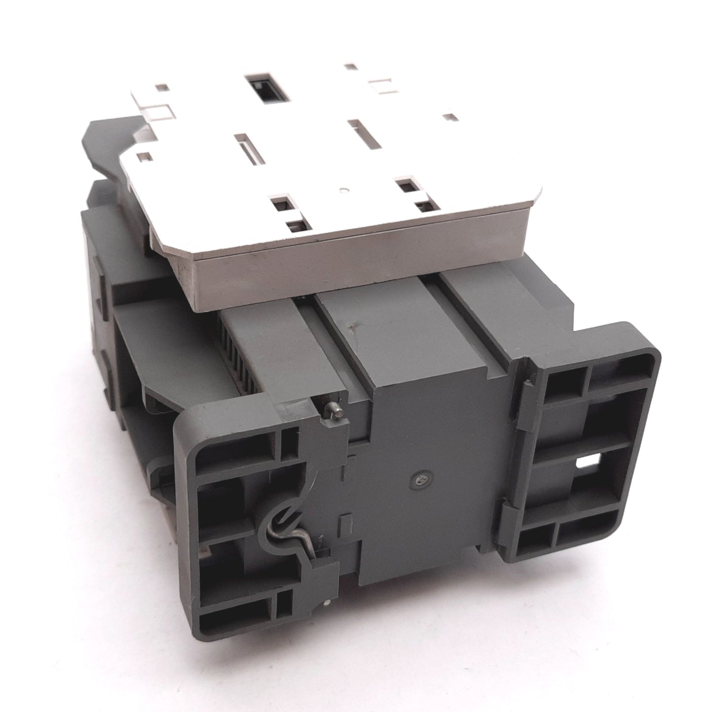 Used LS Electric MC-32a Contactor, 3-Pole, 4x Aux (2x N/O 2x N/C), Coil: 24VDC