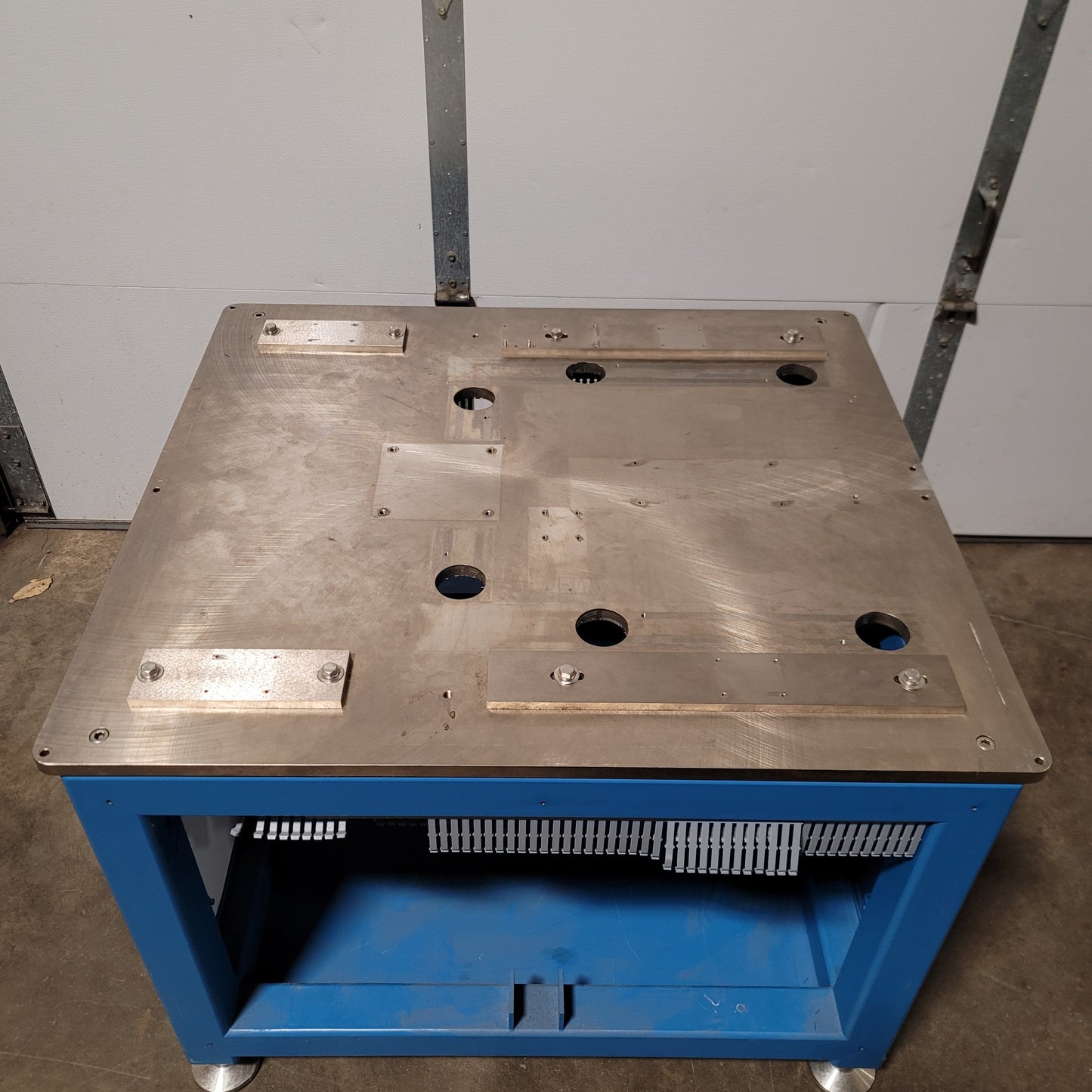 Used Inter-Lakes B-150 42"x 38" Industrial Steel Machine Base Table Workstation Bench