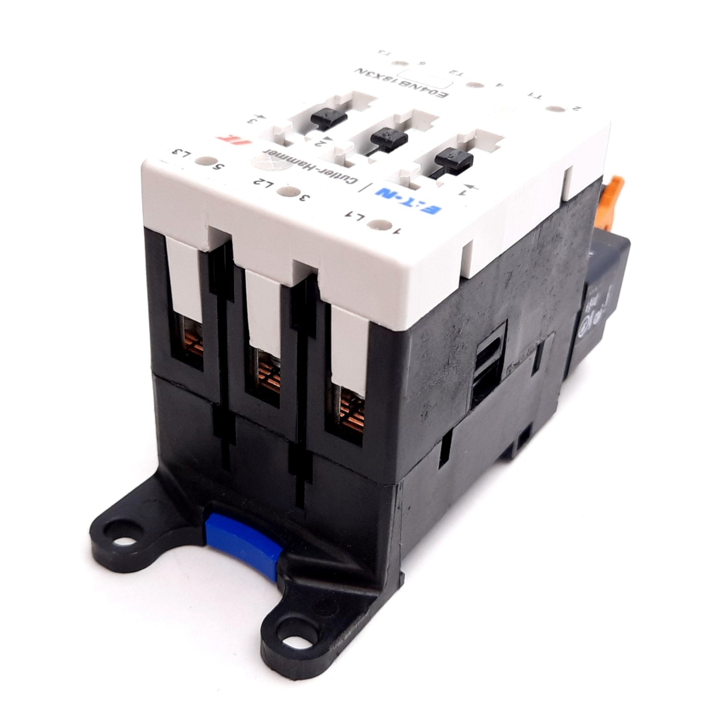 Used Eaton E04NB18X3N Contactor, 3-Pole, 600VAC 18A, E02NBXCXNN Coil: 24VDC