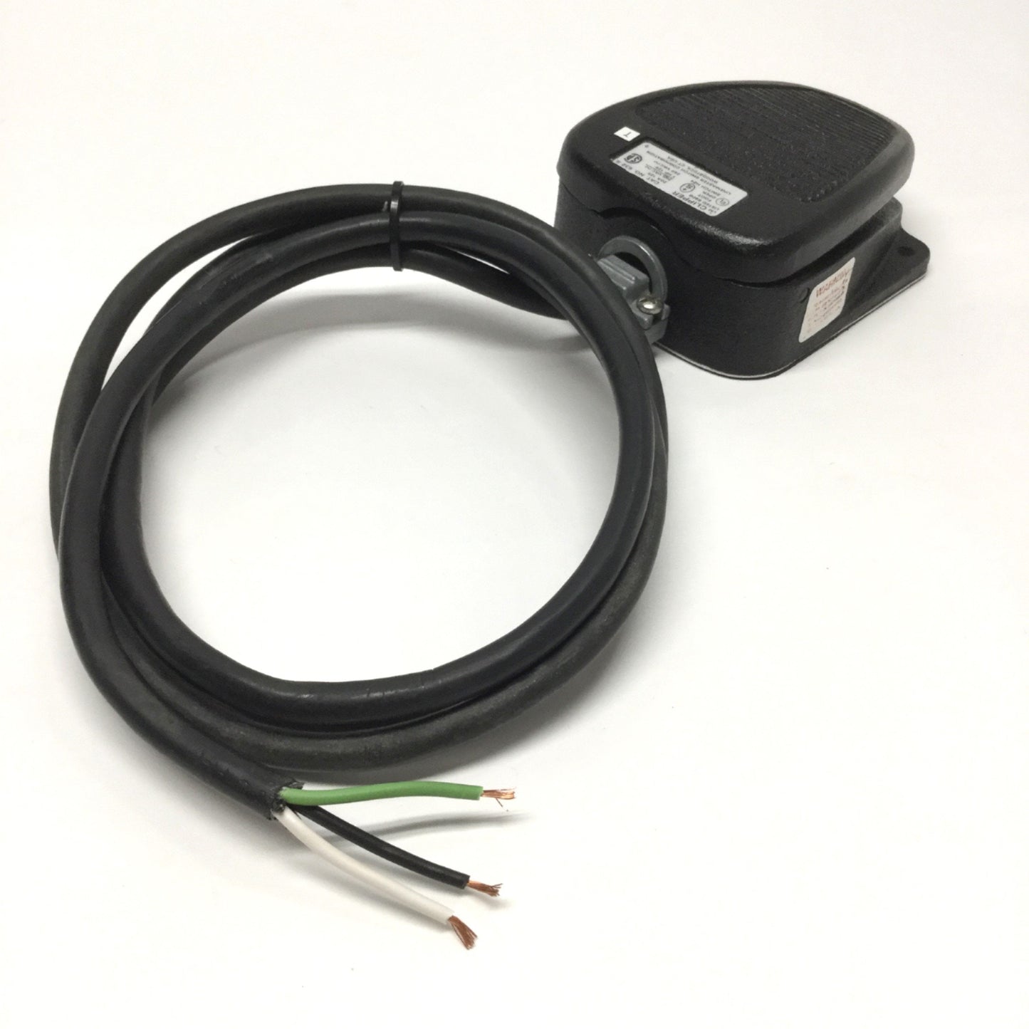 Used Linemaster 632-S Clipper Electric Momentary Foot Switch SPDT, 125-250VAC, 20A