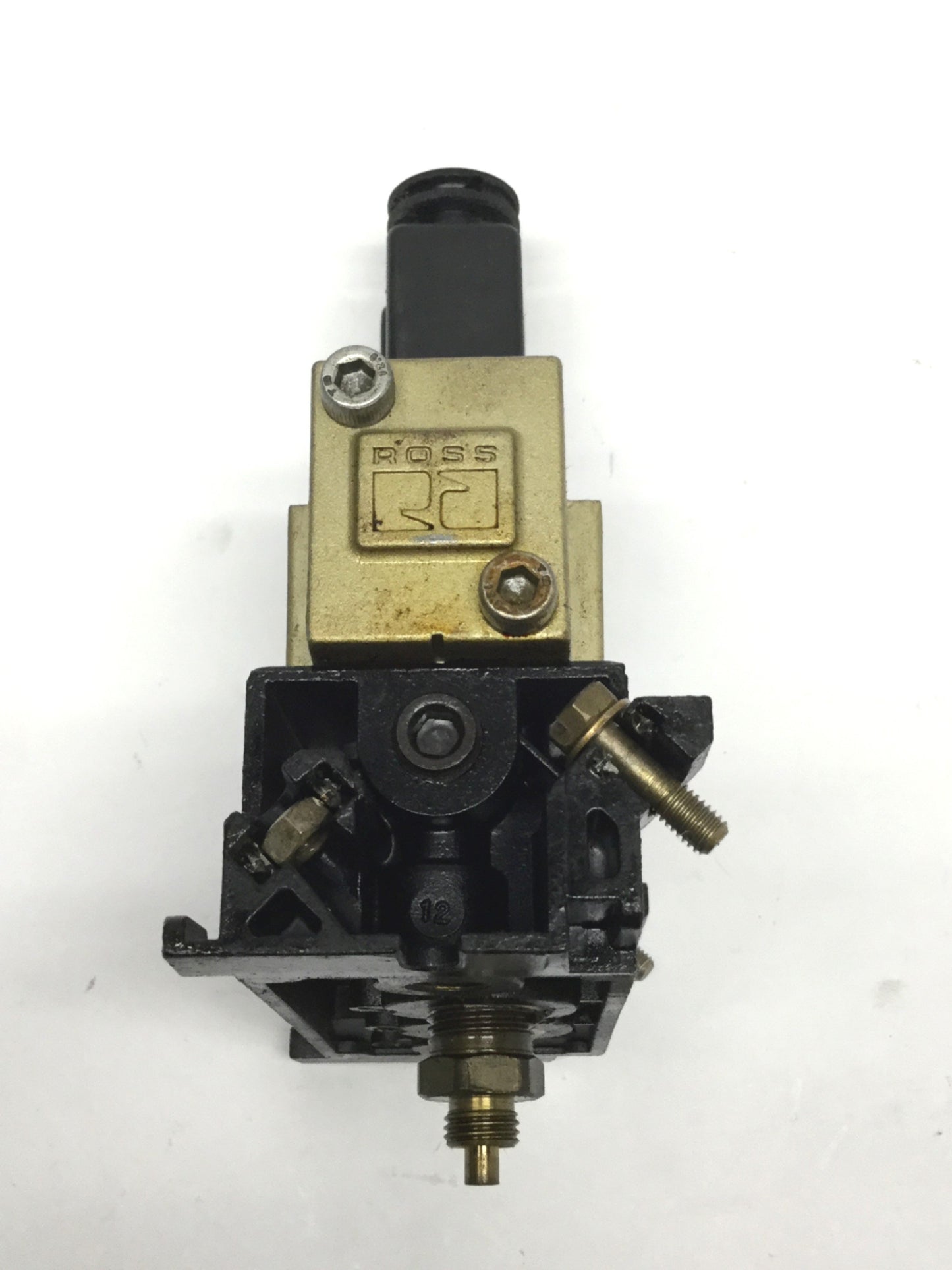 Used Ross W6476A2301 5-Port 2-Position Solenoid Valve, 2-10bar, 110/120VAC Coil