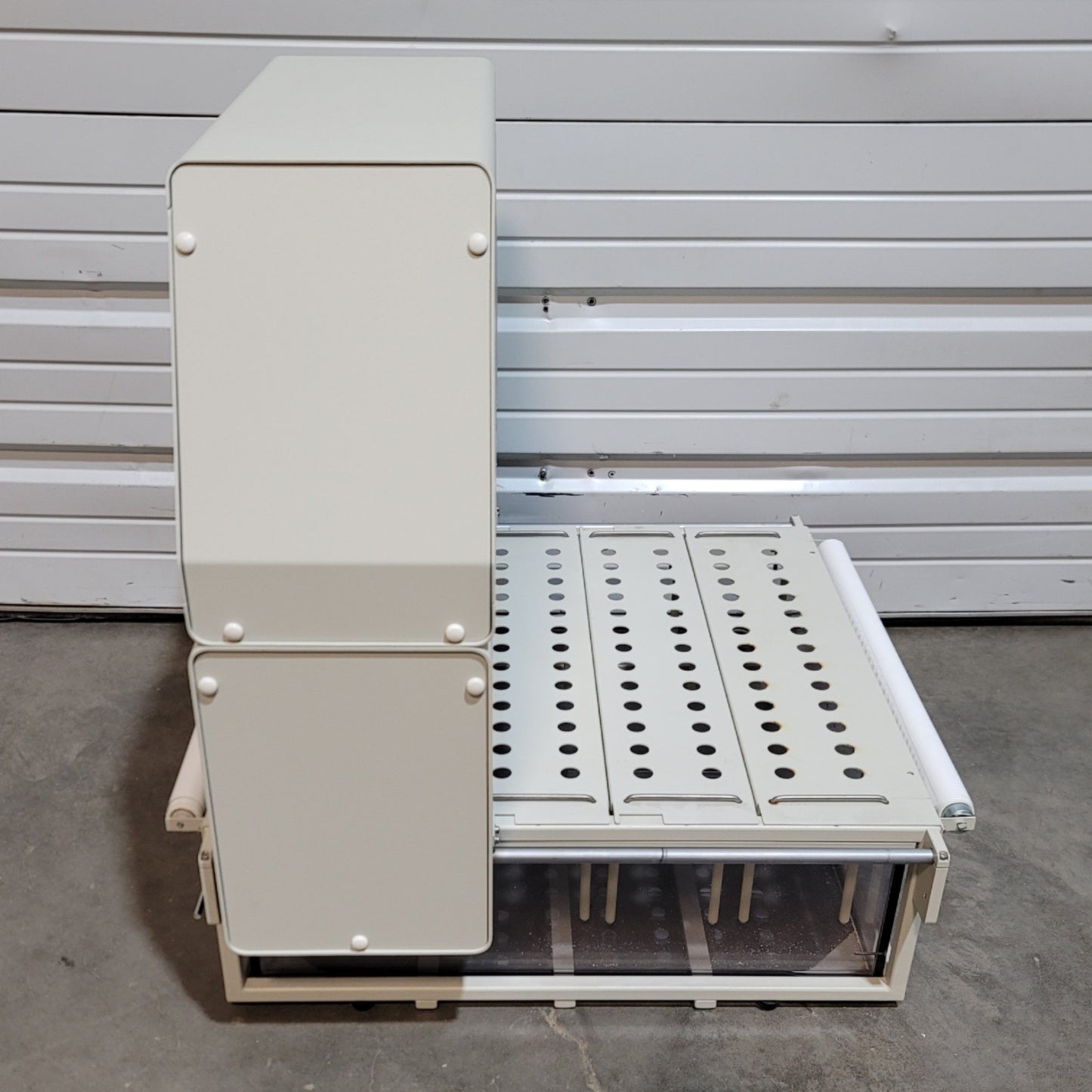 Used Varian 25-2700 BIO-DIS Reciprocating Cylinder Dissolution Bath With VK 750D