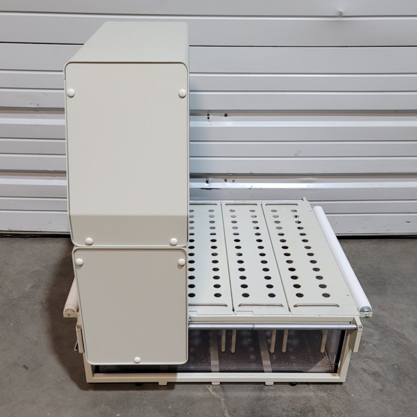 Used Varian 25-2700 BIO-DIS Reciprocating Cylinder Dissolution Bath With VK 750D
