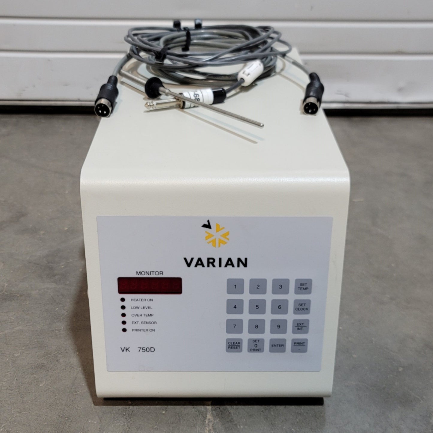 Used Varian 25-2700 BIO-DIS Reciprocating Cylinder Dissolution Bath With VK 750D