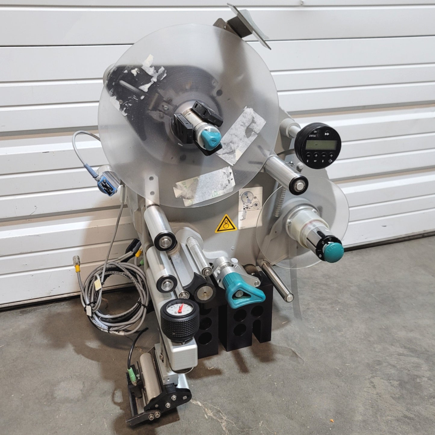 Used Avery Dennison ALS204 Label Applicator 120/230VAC, 40m/min, 10-110mm Labels
