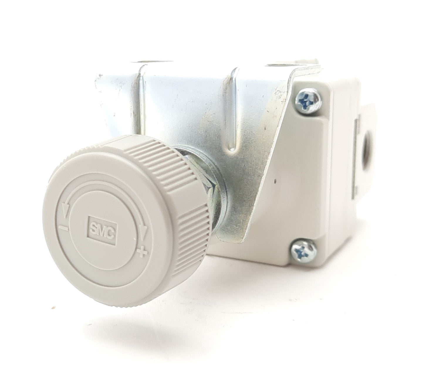 New SMC IR2000-N02B Precision Regulator, Supply: 150psi, Set: 0.7-30psi, 1/4" NPT