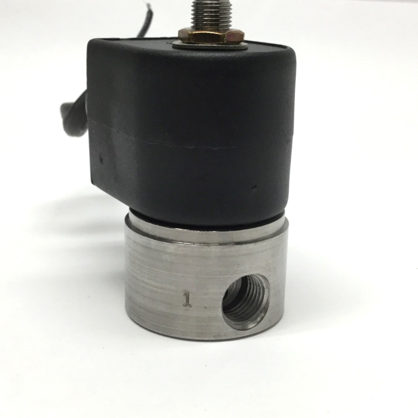 Used Parker 71315SN2GN00 3-Way NC SS Solenoid Valve, 1/4" NPT Ports, 24VDC, 200psi