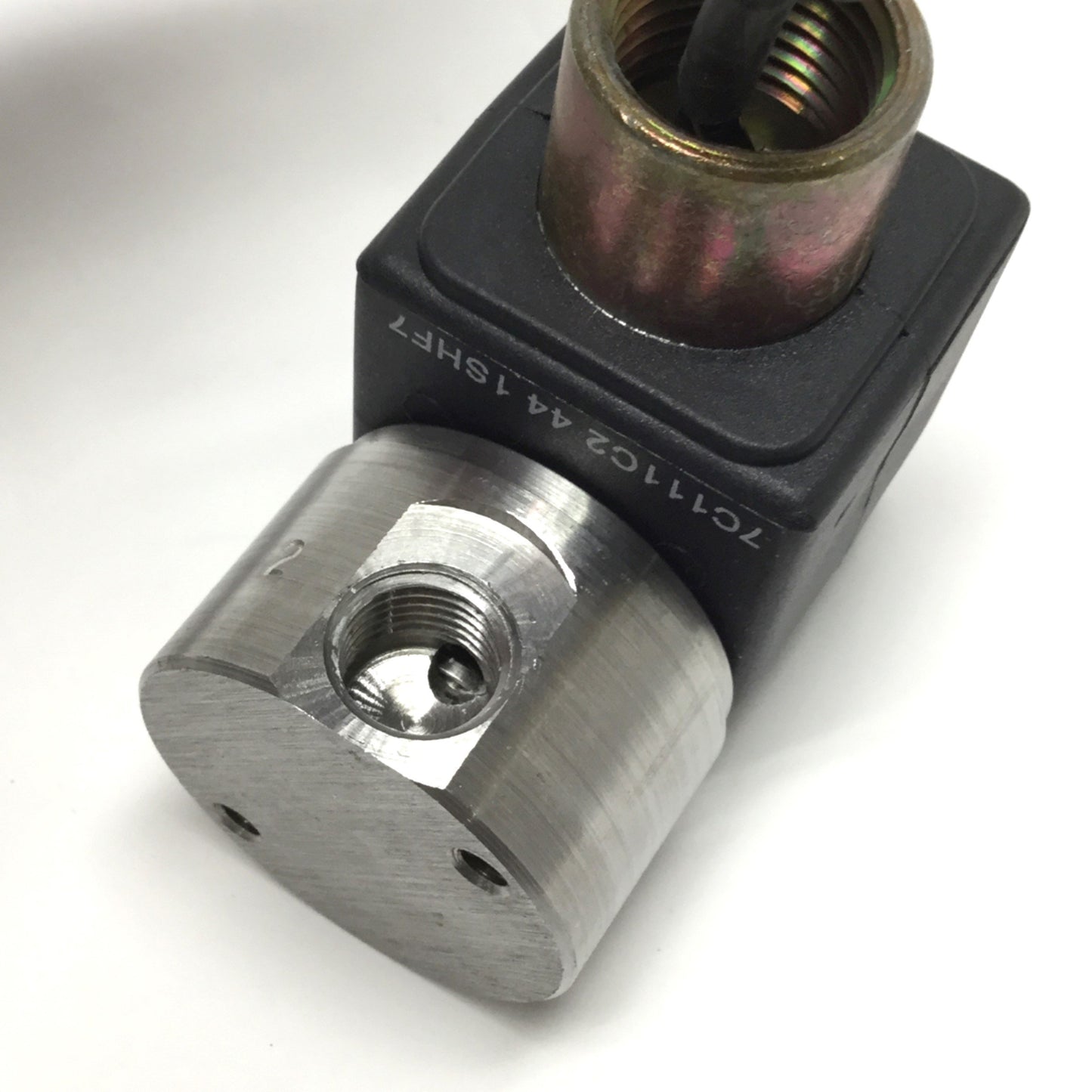 Used Parker 71315SN2GN00 3-Way NC SS Solenoid Valve, 1/4" NPT Ports, 24VDC, 200psi