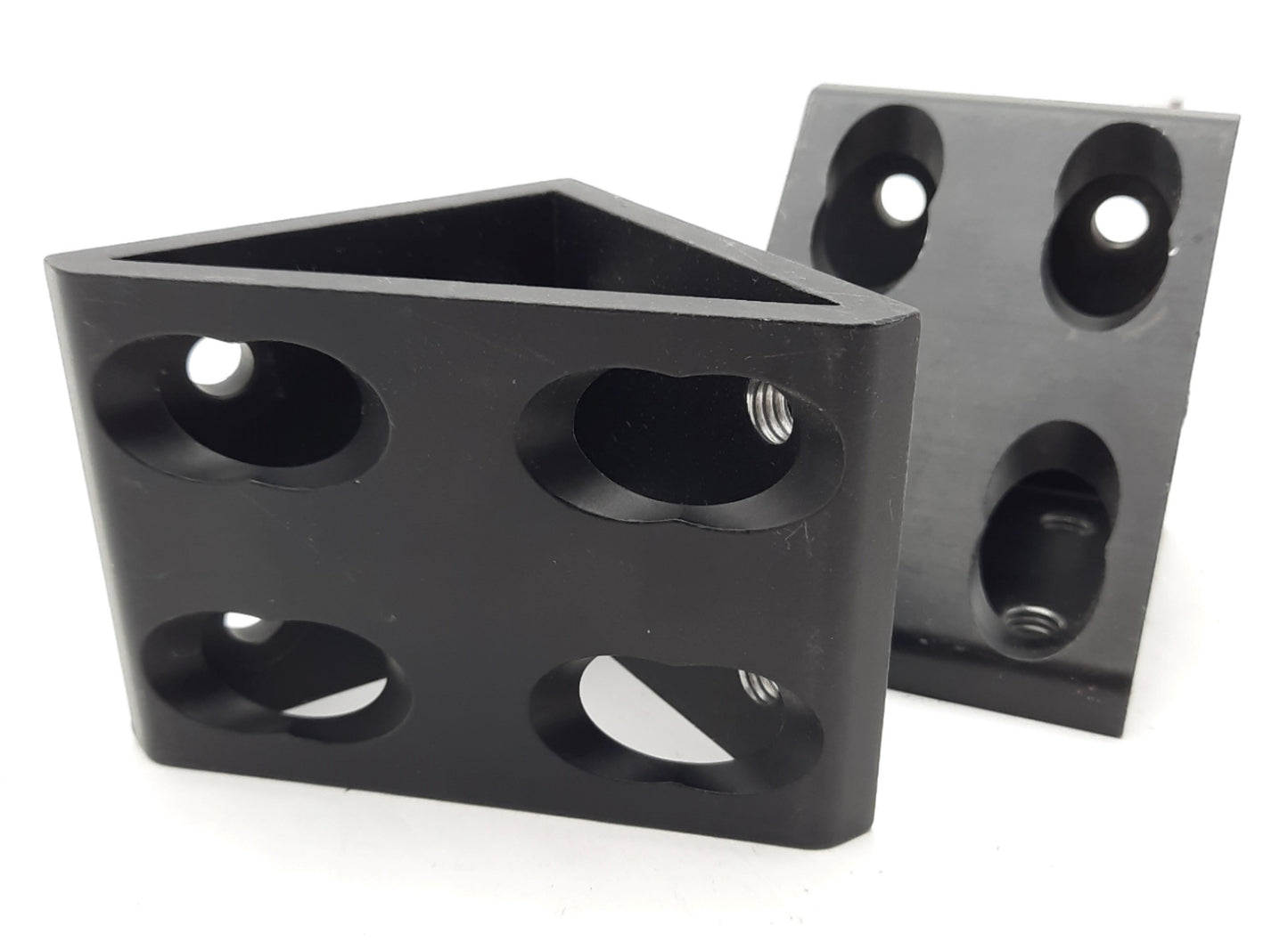 Used Lot of 2 80/20 4338-Black Gusseted Inside Corner Bracket 8-Hole, 15 Series